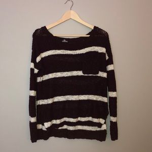 Marrón and white striped sweater